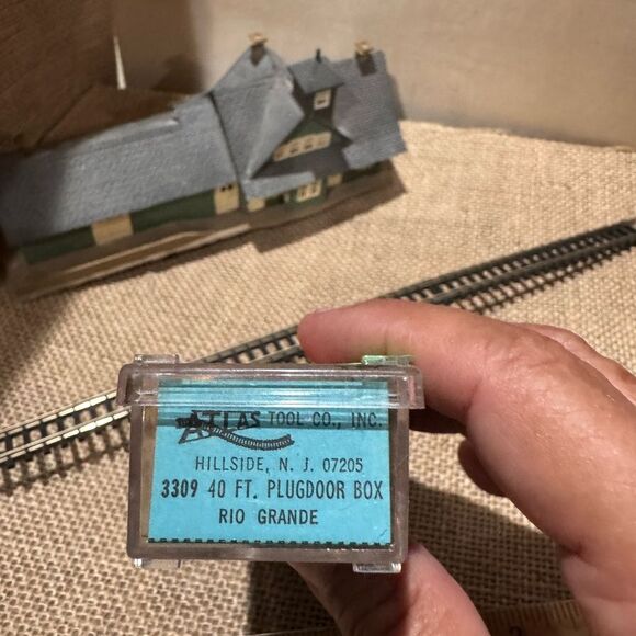 Orange Rio Grande Model Train Car - Picture 12 of 12